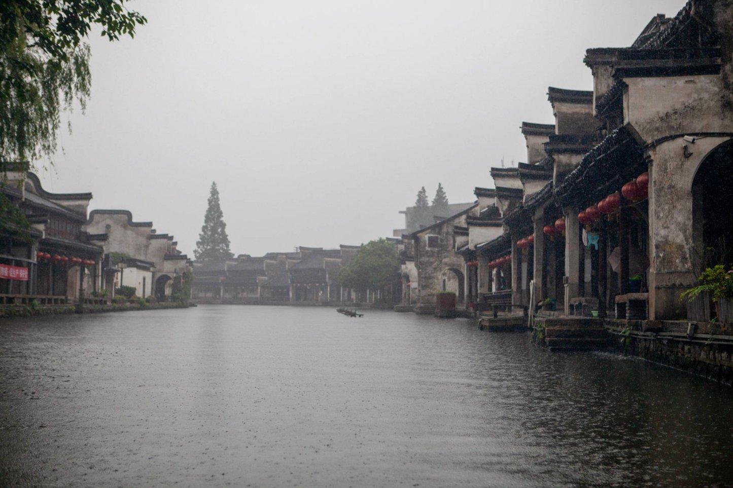 逃出美丽度假胜地